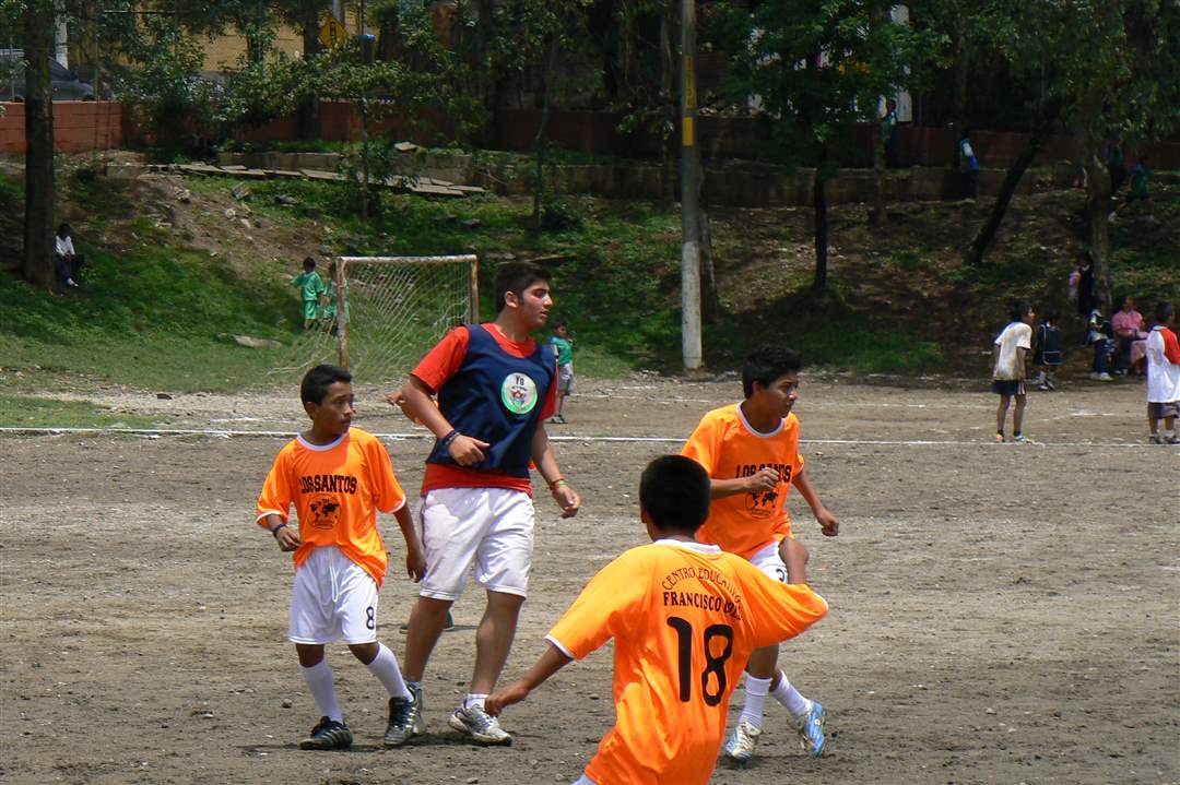 Guatemala-ghetto-Javier-Salas-soccer
