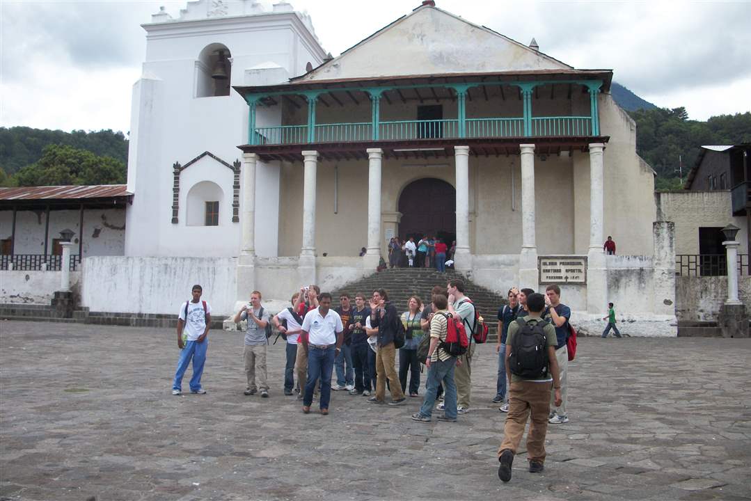 Guatemala-ghetto-Santiago-Atitlan