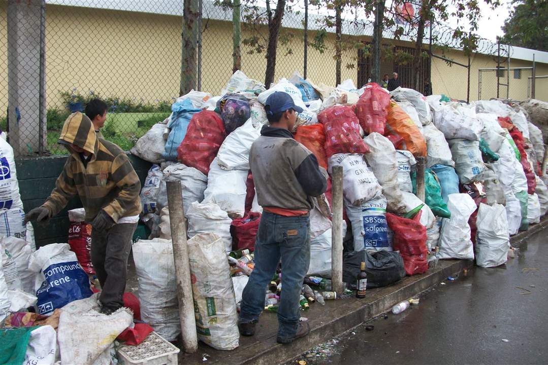 Guatemala-teenage-workers