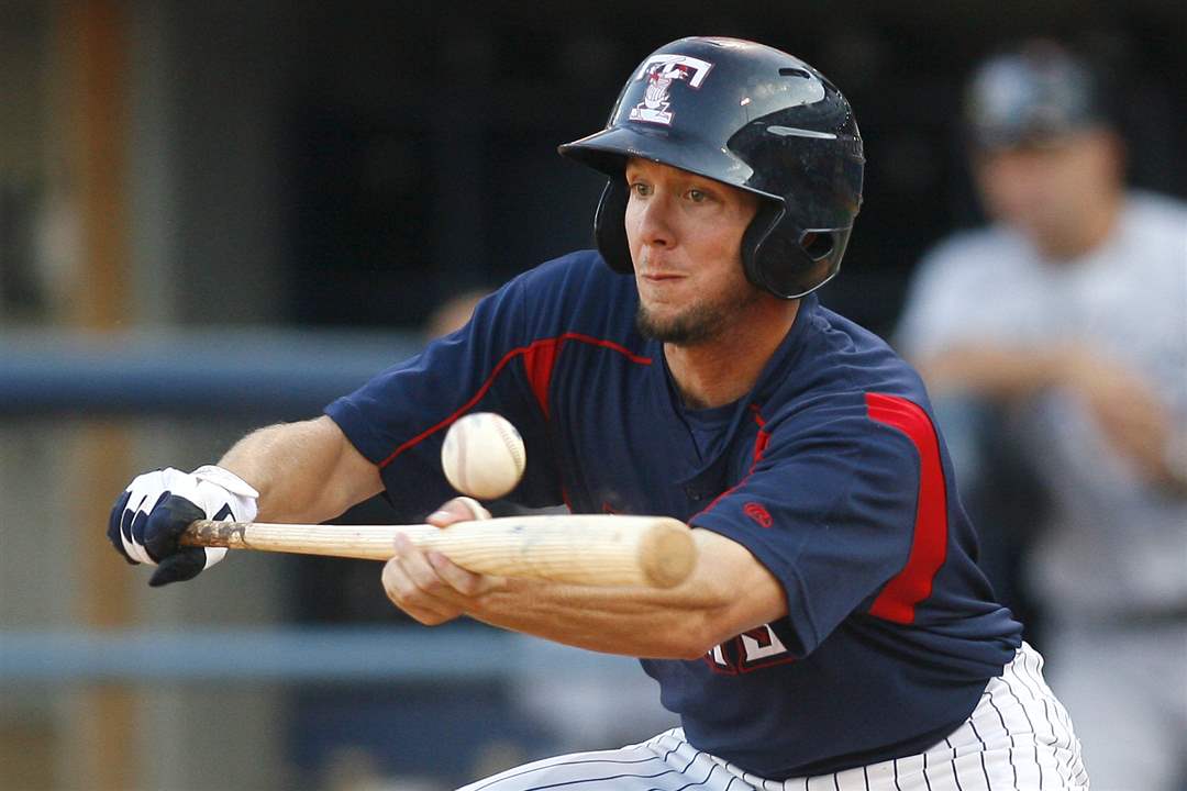 Mud-Hens-SWB-Clete-Thomas-bunt