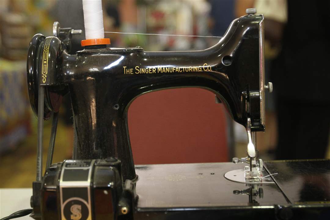 Singer-Sewing-Machine