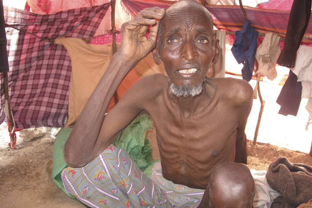 Somali-man-shelter-Mogadishu