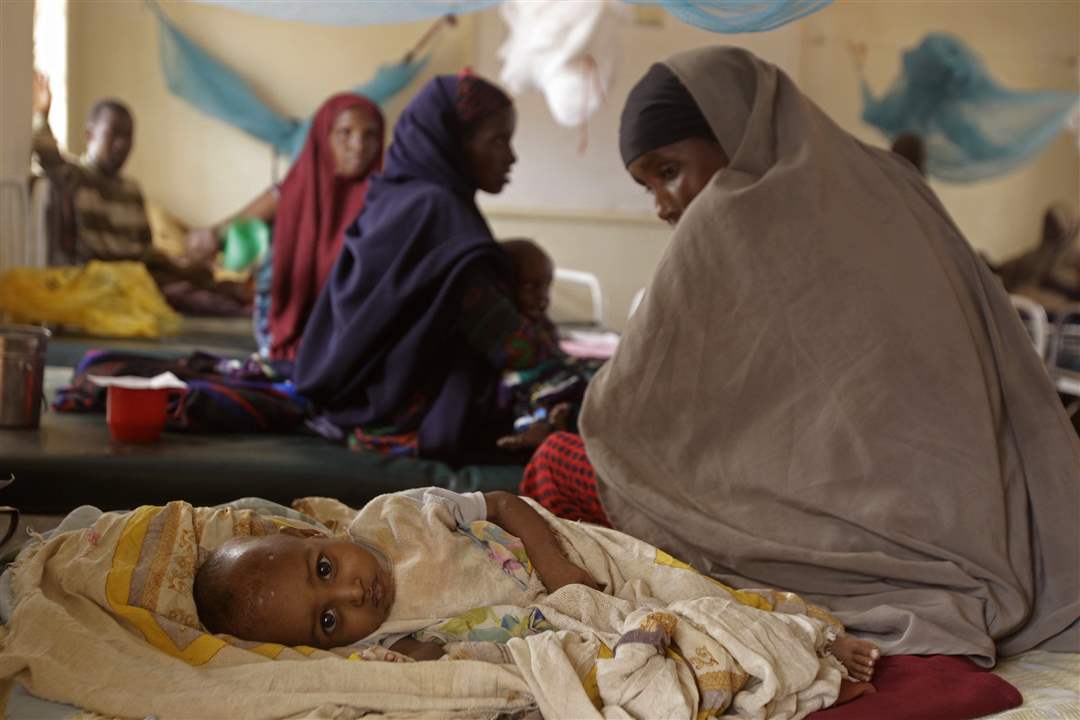 East-Africa-woman-child-Dadaab-Kenya