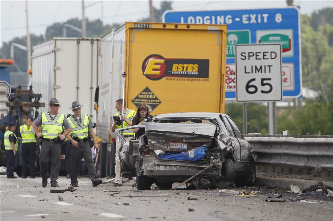 Gallery-Fatal-I-475-Crash-1