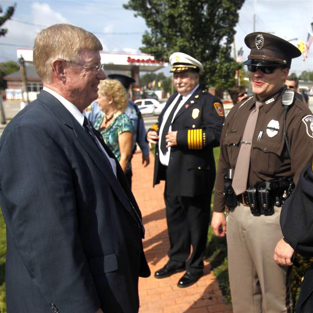 Mayor-Stough-with-Officer-Steinman