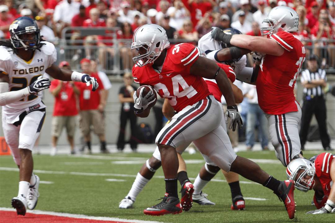 Carlos-Hyde-scores-touchdown-for-Ohio-State-against-Jermaine-Robinson