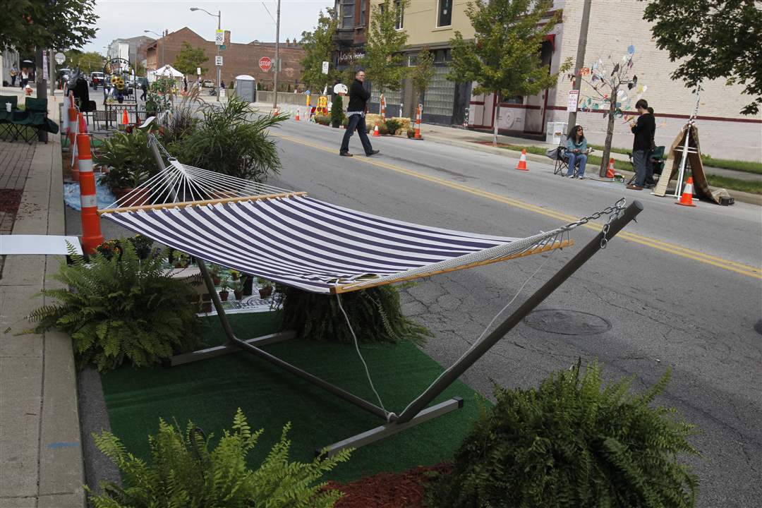 Parking-hammock