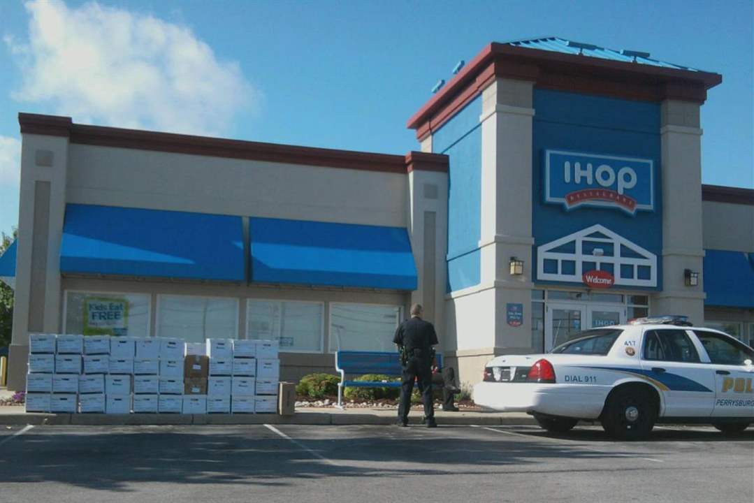 IHOP-Fremont-Pike-boxes-sidewalk