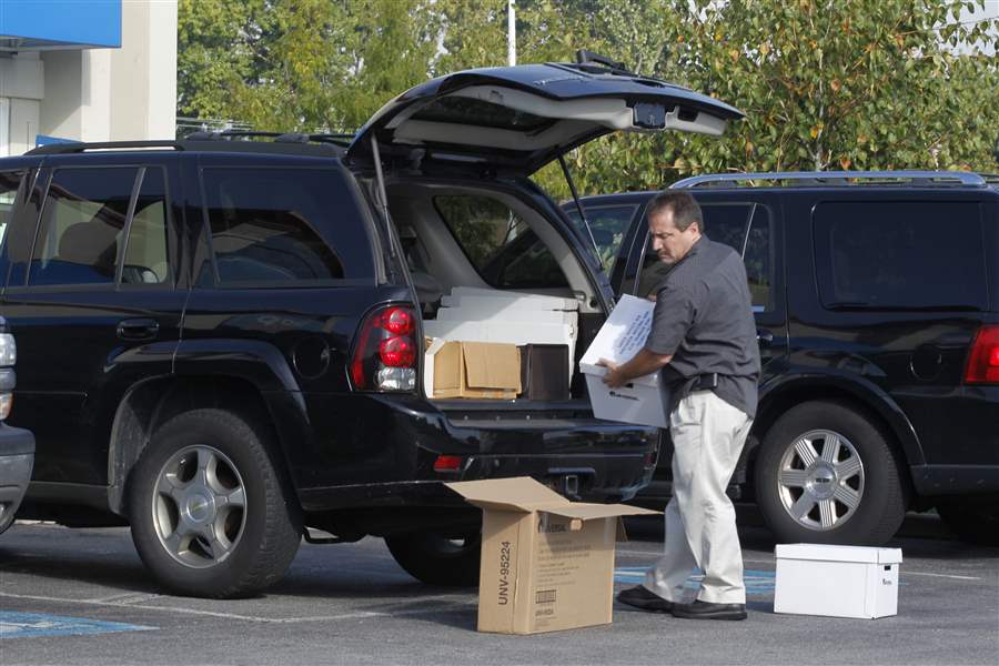 IHOP-Talmadge-boxes-SUV-trunk