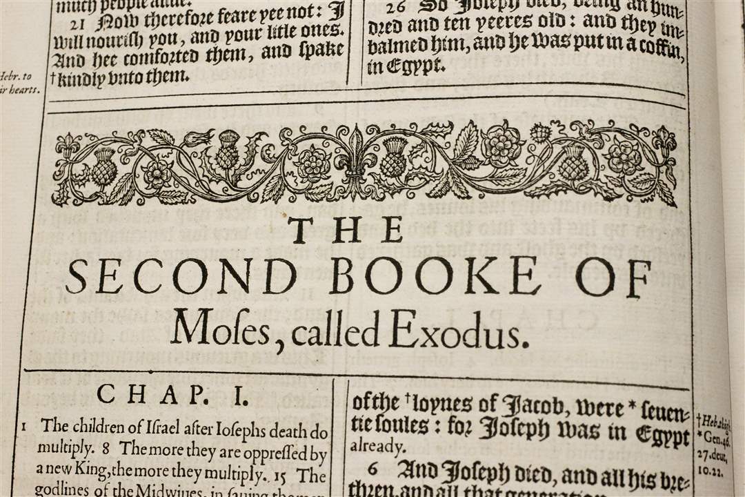 Thistle-and-Rose-pattern-in-The-Second-Booke-of-Moses-called-Exodus