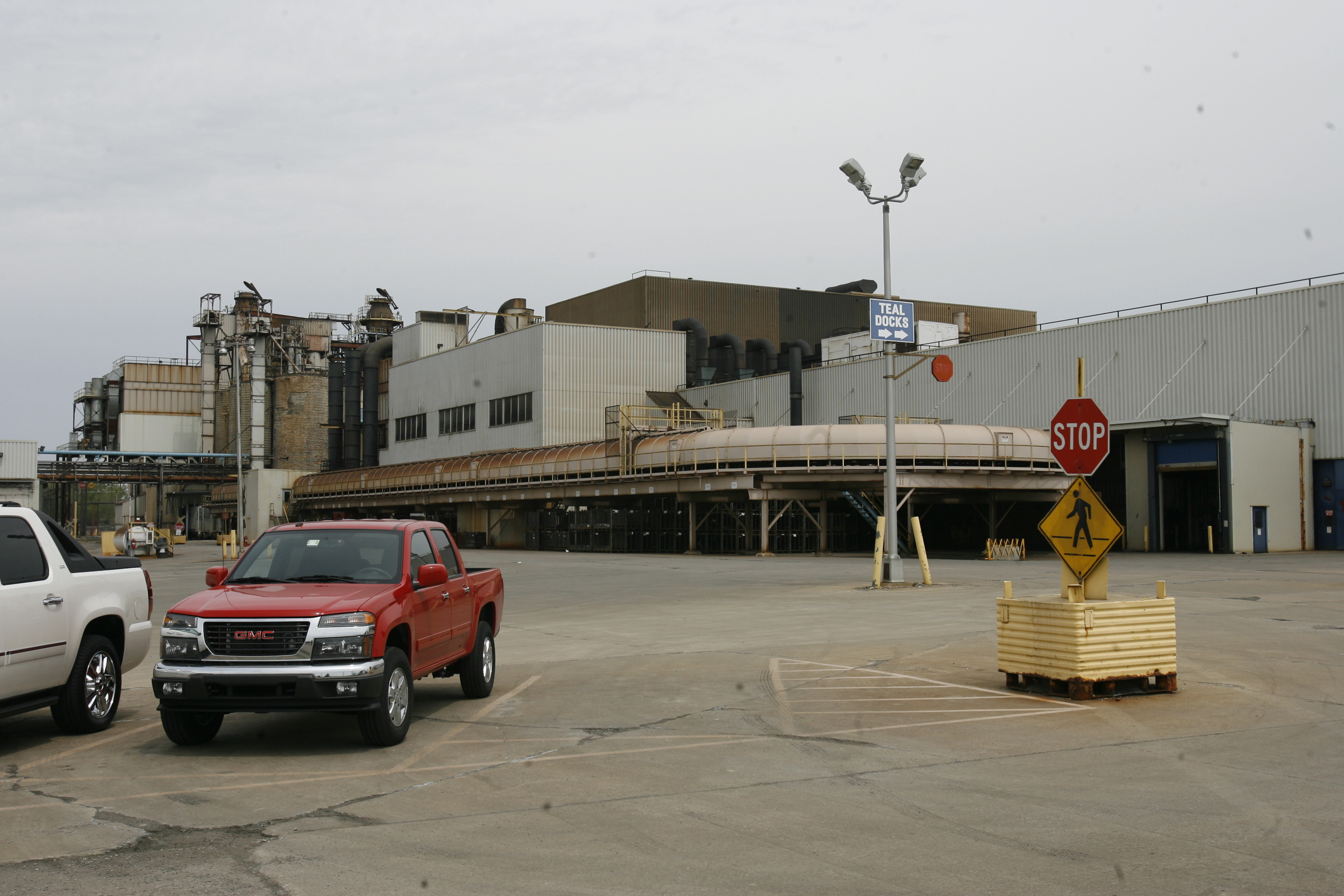 Defiance auto workers OK GM contract The Blade