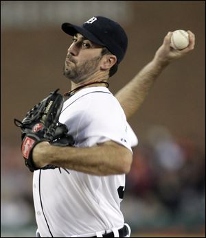 Justin Verlander led the American League in wins (25), ERA (2.40) and strikeouts (250).

