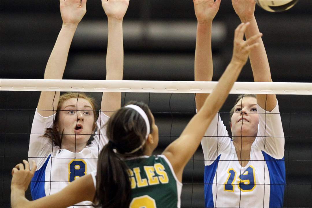 St-Ursula-s-Lauran-Graves-and-Maddie-Burnham-stretch-for-a-block
