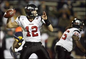 Northern Illinois’ senior quarterback Chandler Harnish has lost three times at the Glass Bowl, including in his last trip in 2009.