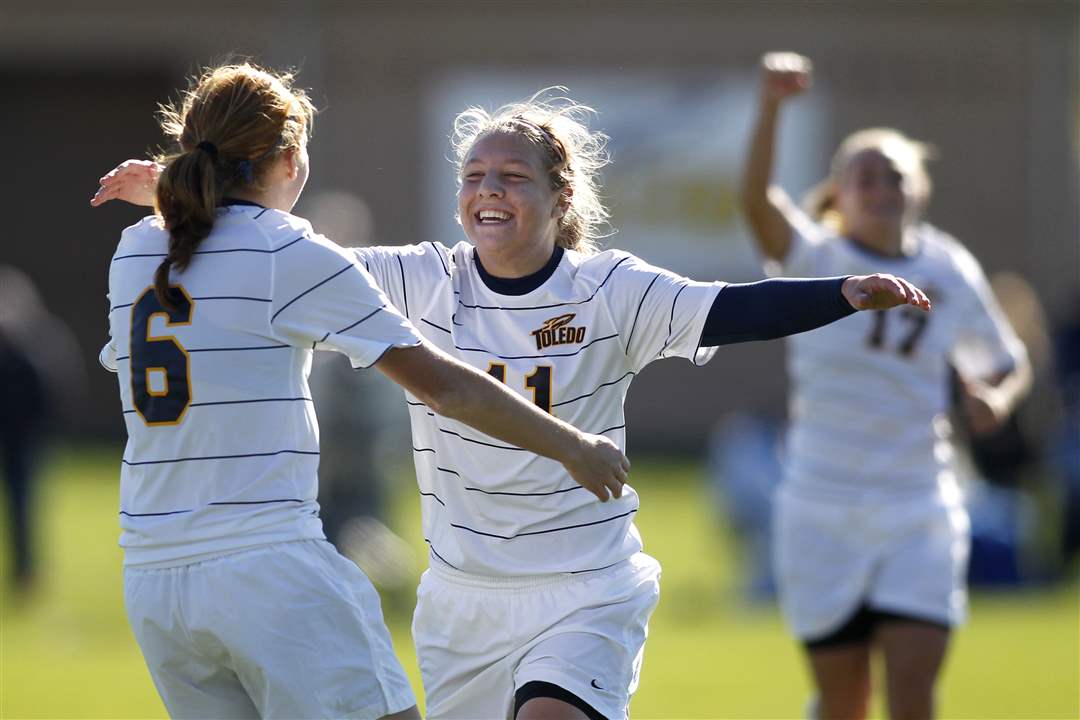 toledo-celebrates-goal