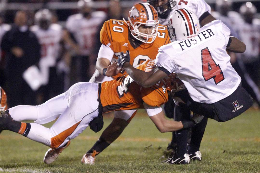 Southview-s-Meehan-24-and-Vergiels-20-sack-Canton-s-Foster