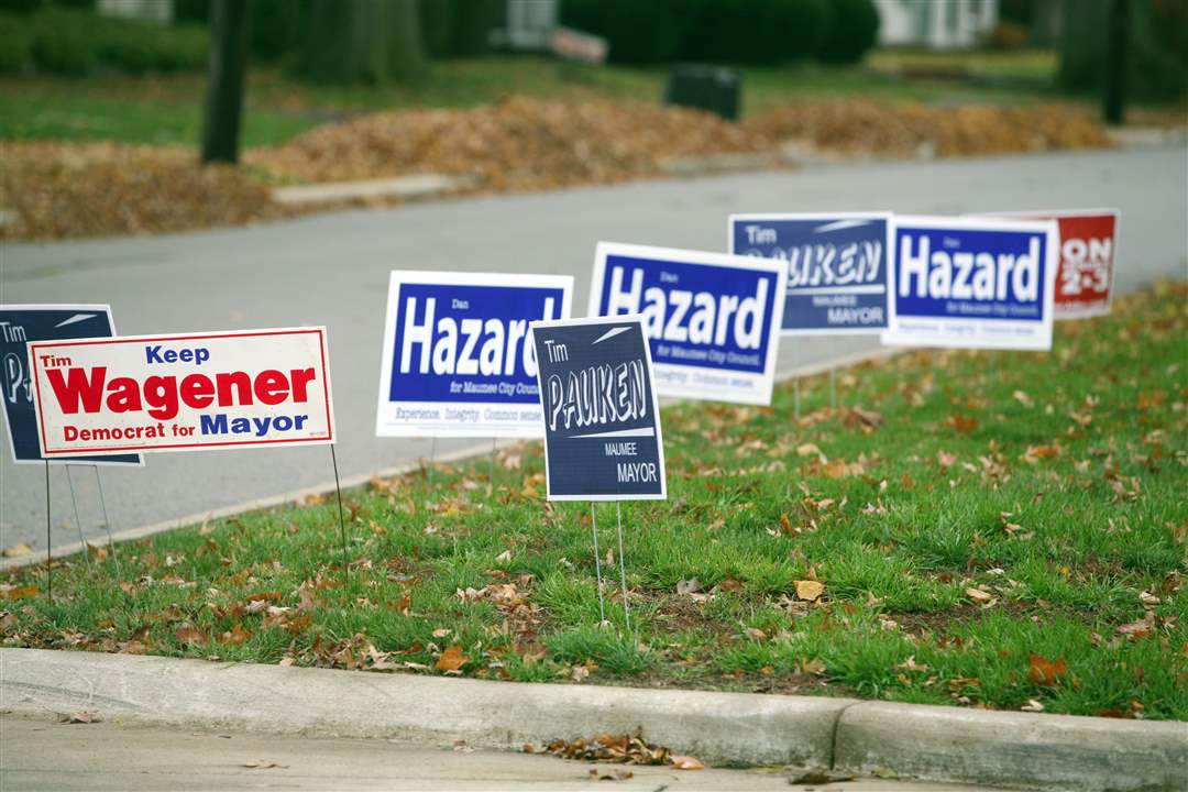 maumee-library-election-signs