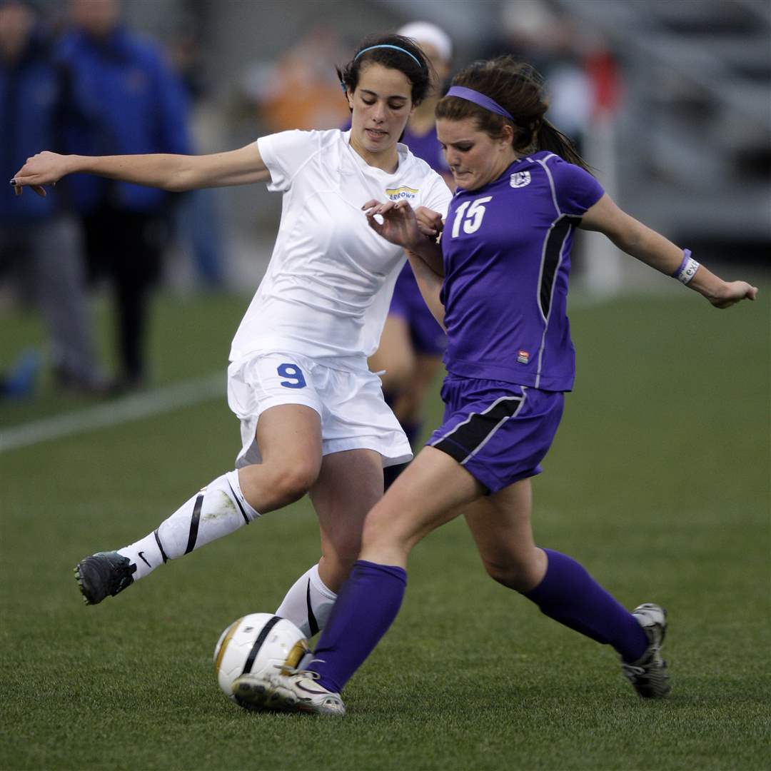 St-Ursula-s-Sara-Mohamed-fights-for-a-ball-with-St-Francis-DeSales-Alex-Elliott