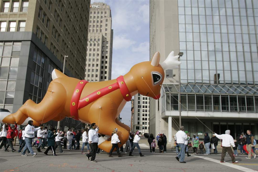 Rudolph-floats-down-Summit-St-during-the-2011-Holiday-Parade