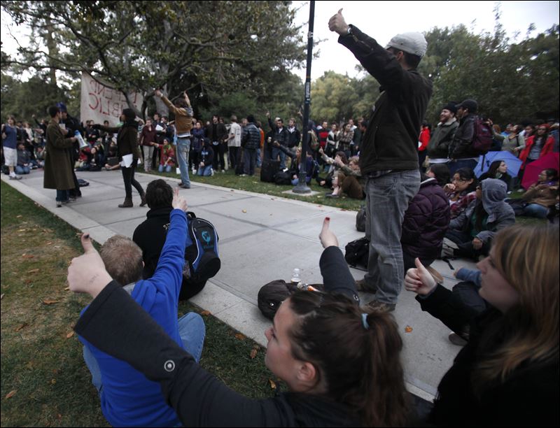 UC Davis launches investigation after pepper spray video ...