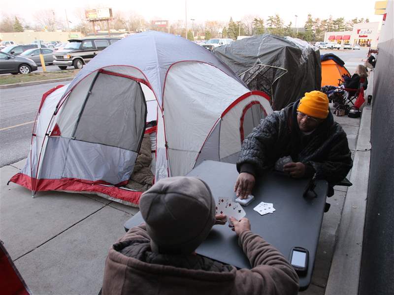 Bargain hunters camp out for Black Friday deals The Blade