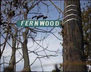 A Fernwood street sign.