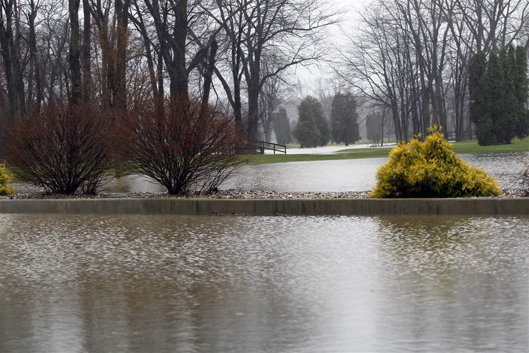 Cottonwood-Creek-Golf-Course-is-flooded-from-the-parking-lot-to-the-greens
