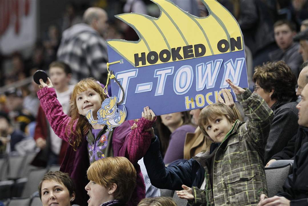 ttown-hockey-sign