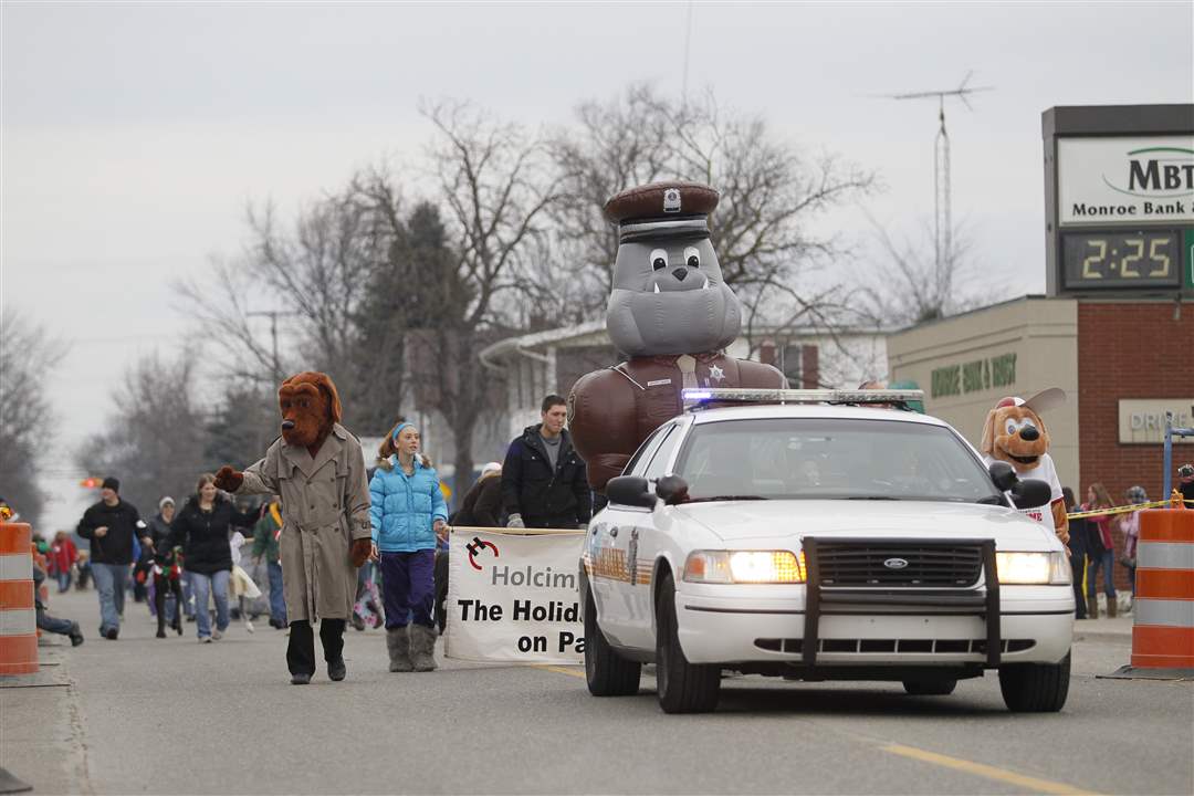 The-Monroe-County-Sherff-s-Dept-leads-the-parade