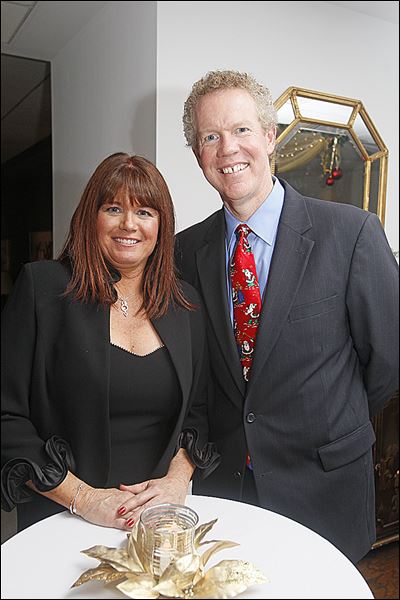 Brenda-and-Scott-Chambers-pose-...