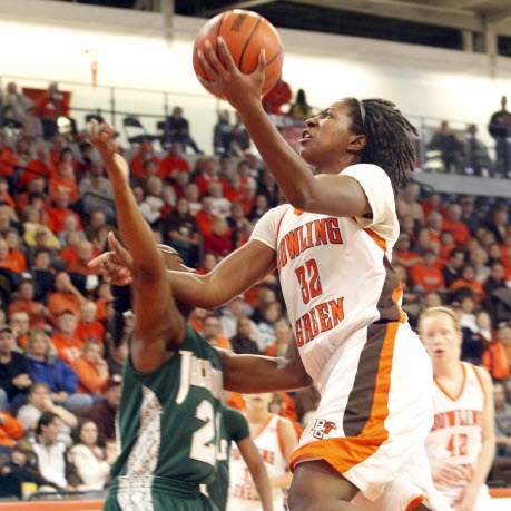 Falcons-Alexis-Rogers-drives-to-hoop