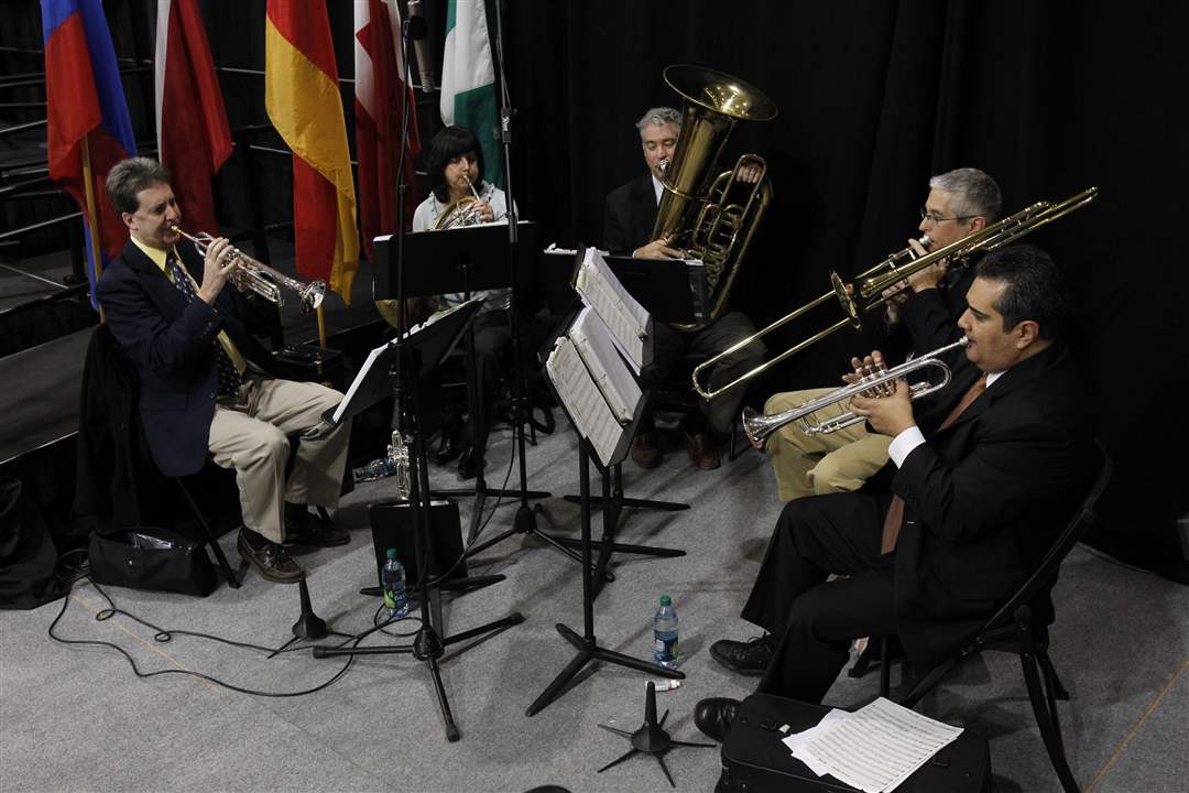 The-Tower-Brass-Quintet-performs-during-the-BGSU-graduation