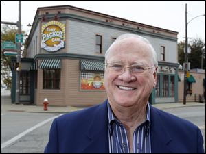 Fast-food restaurateur Bob Bennett is eager to take over the five-restaurant Tony Packo's chain, his lawyer says.