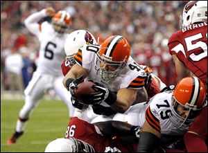 Peyton Hillis (40) and the Browns hope to play spoiler the next two weeks for teams trying to make the playoffs. They start Saturday by trying to beat the Ravens.