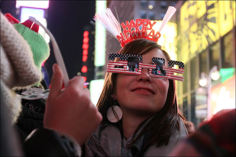 Revelers converge on Times Square to usher in 2012 - Toledo Blade