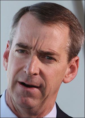 American Airlines President and CEO Tom Horton 