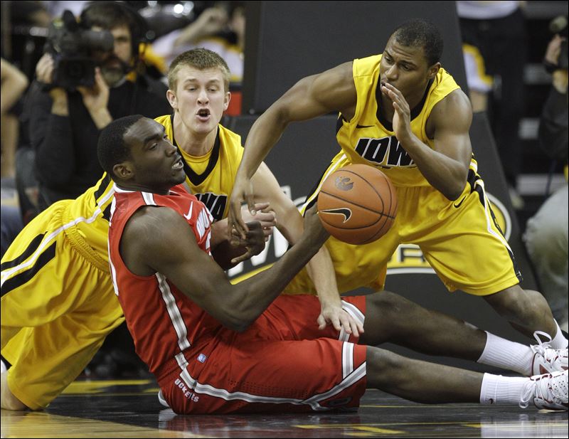 No. 6 Ohio State pounds Iowa Toledo Blade