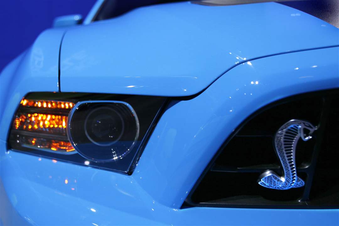 2013-Ford-Shelby-GT500-nose