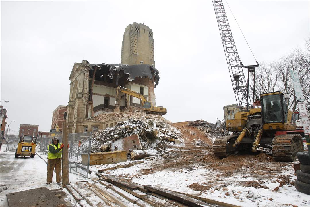 workers-continue-demolition-1-19