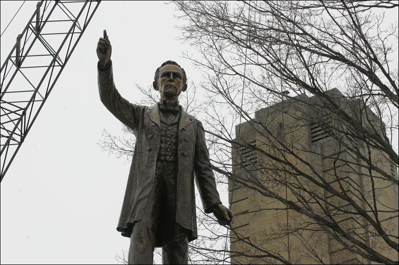 William Harvey Statue