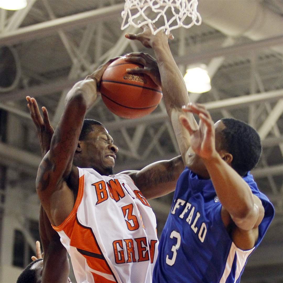 BGSU-forward-Torian-Oglesby-draws-contact-on-the-way-to-the-net