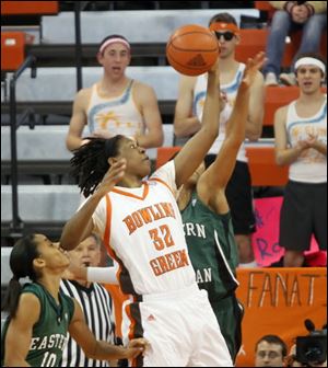 Bowling Green's Alexis Rogers glides through the Eastern Michigan defense. The sophomore scored a career-high 30 points.