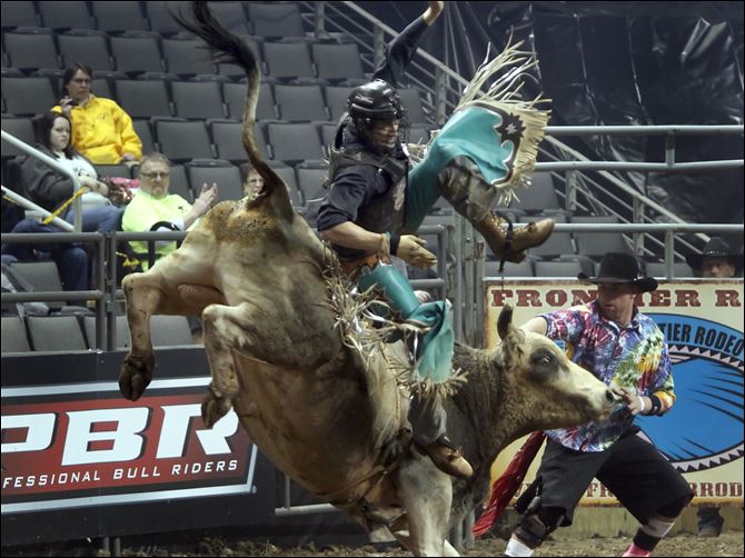 Jimmy Anderson, of Bayfield, Colo., rides Stormin Normin. 