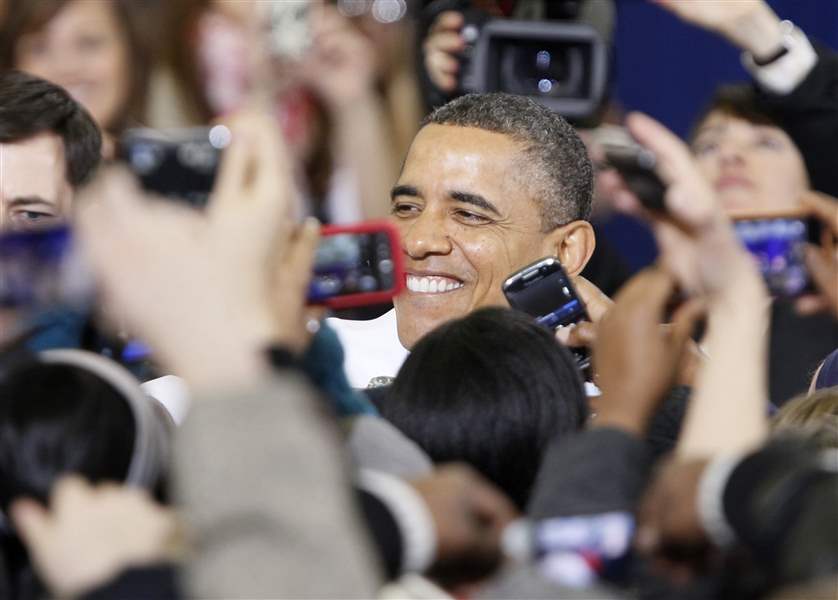 President-Barack-Obama-greets-the-crowd