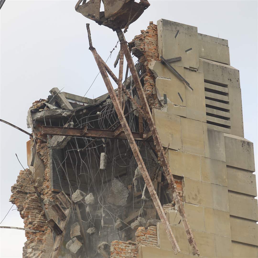 clock-hands-demolition