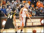 Southview senior Jordan Hunt, right, led the Cougars with 15 points on Friday night.