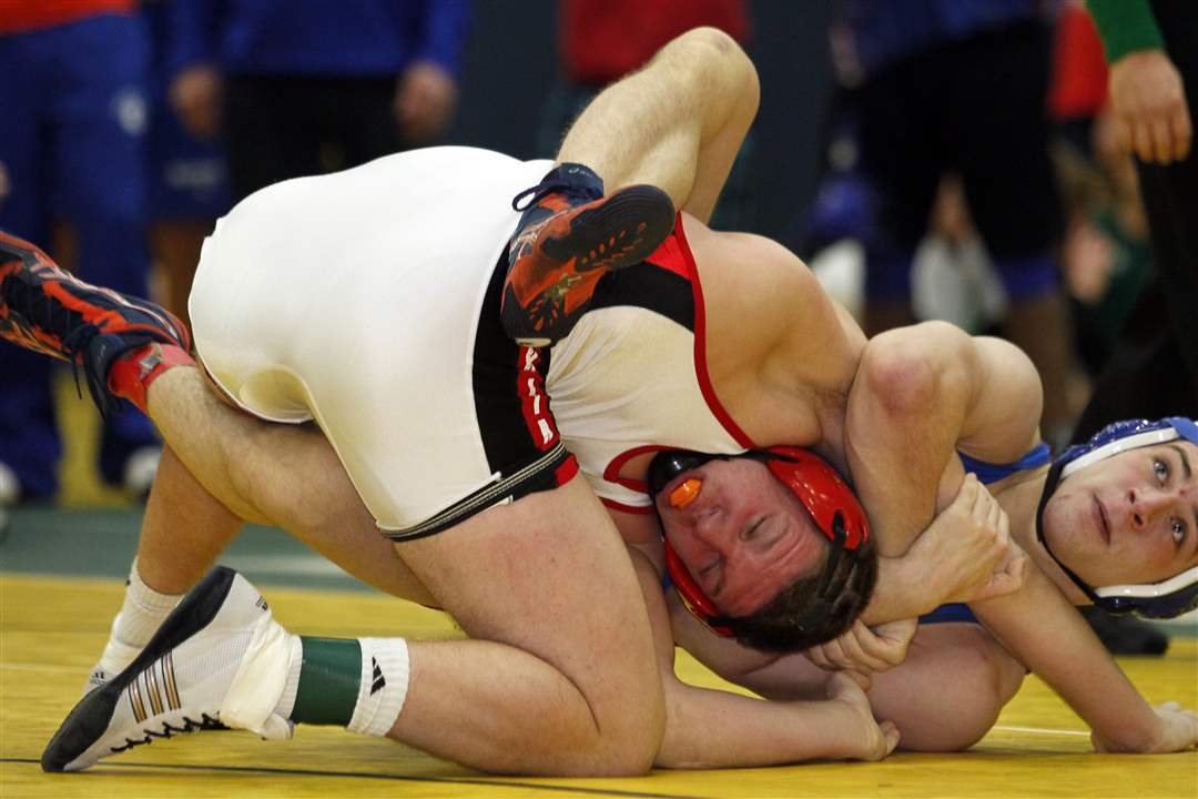 Springfield-s-Mike-Kohlhofer-ties-up-Elyria-s-Connor-Kamczyc-in-the-170-pound-championship