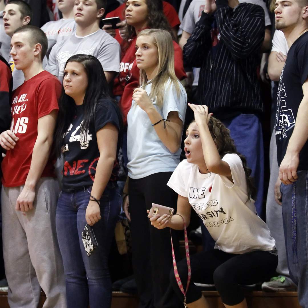 Bedford-senior-Courtney-Davis-17-reacts-to-her-teams-loss