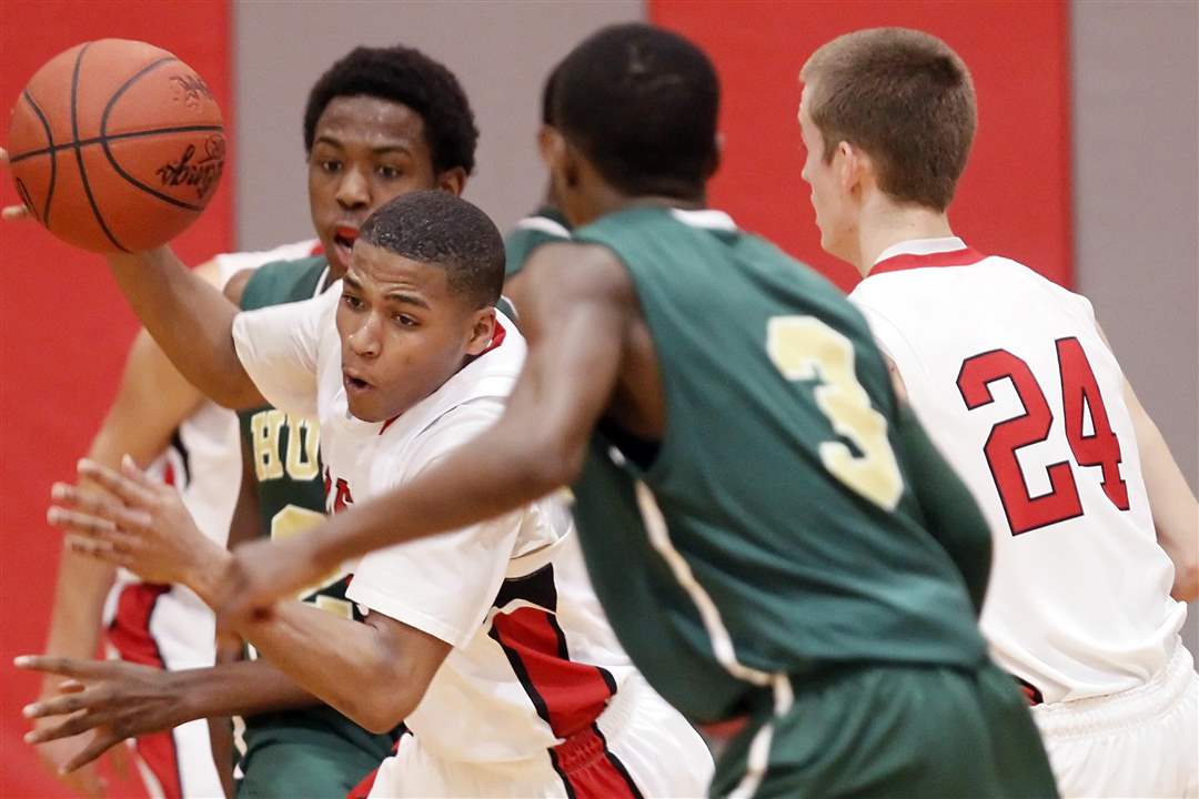 Bedford-s-Kenneth-McFadden-12-comes-up-with-a-loose-ball