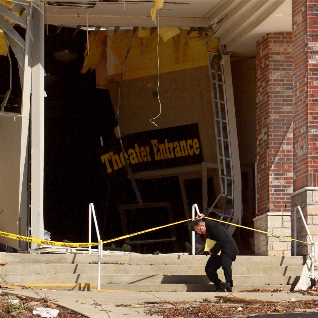 Severe-Weather-Missouri-Legends-theater